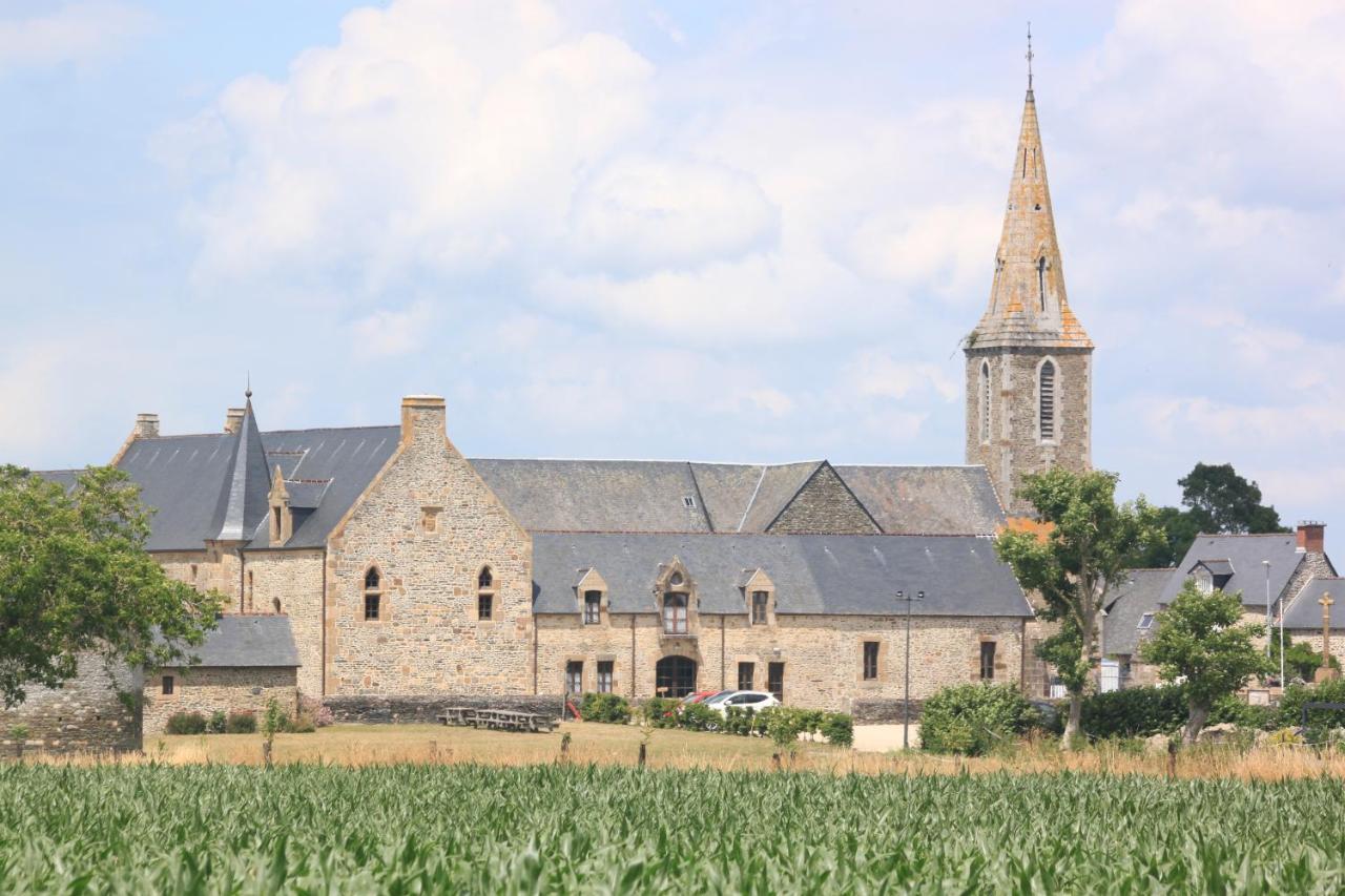 Villa le coin des hirondelles à Pontorson Extérieur photo